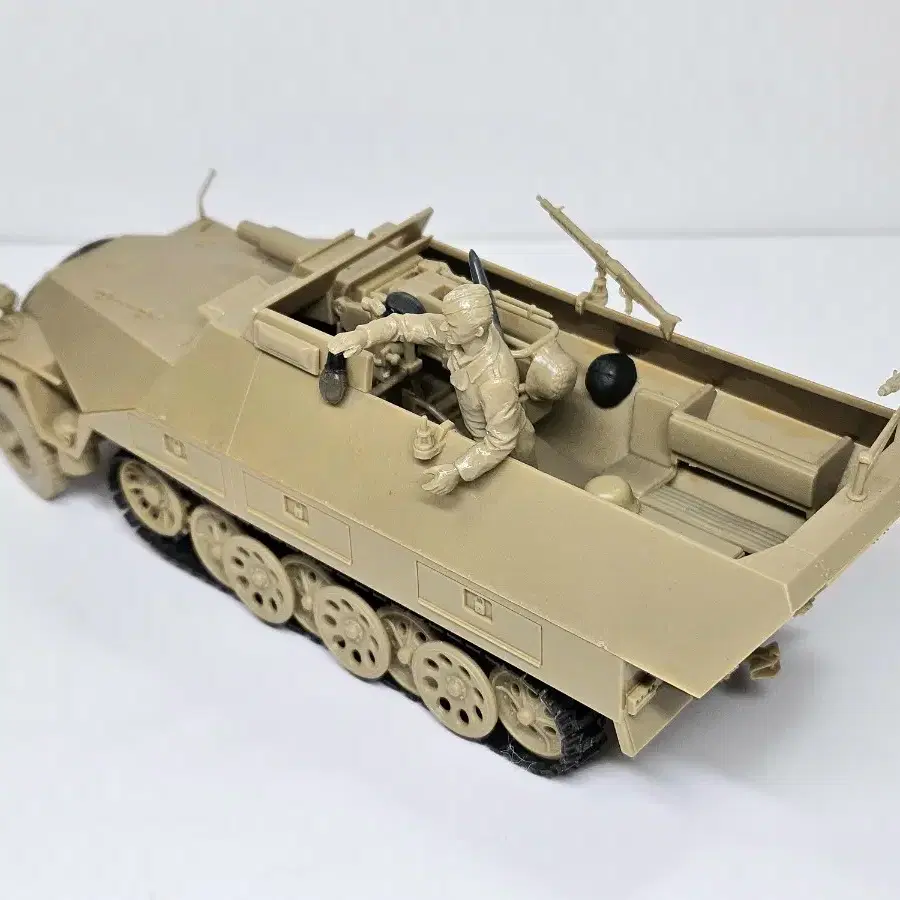 조립품[타미야] 1/35 Sd.kfz.251/9D KANONENWAGEN