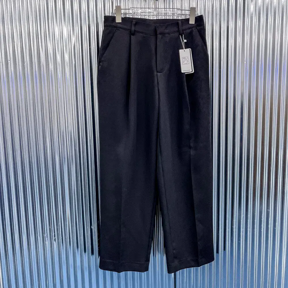 [New Product] Pin-tuck Banding Slacks (Domestic 28) AE153