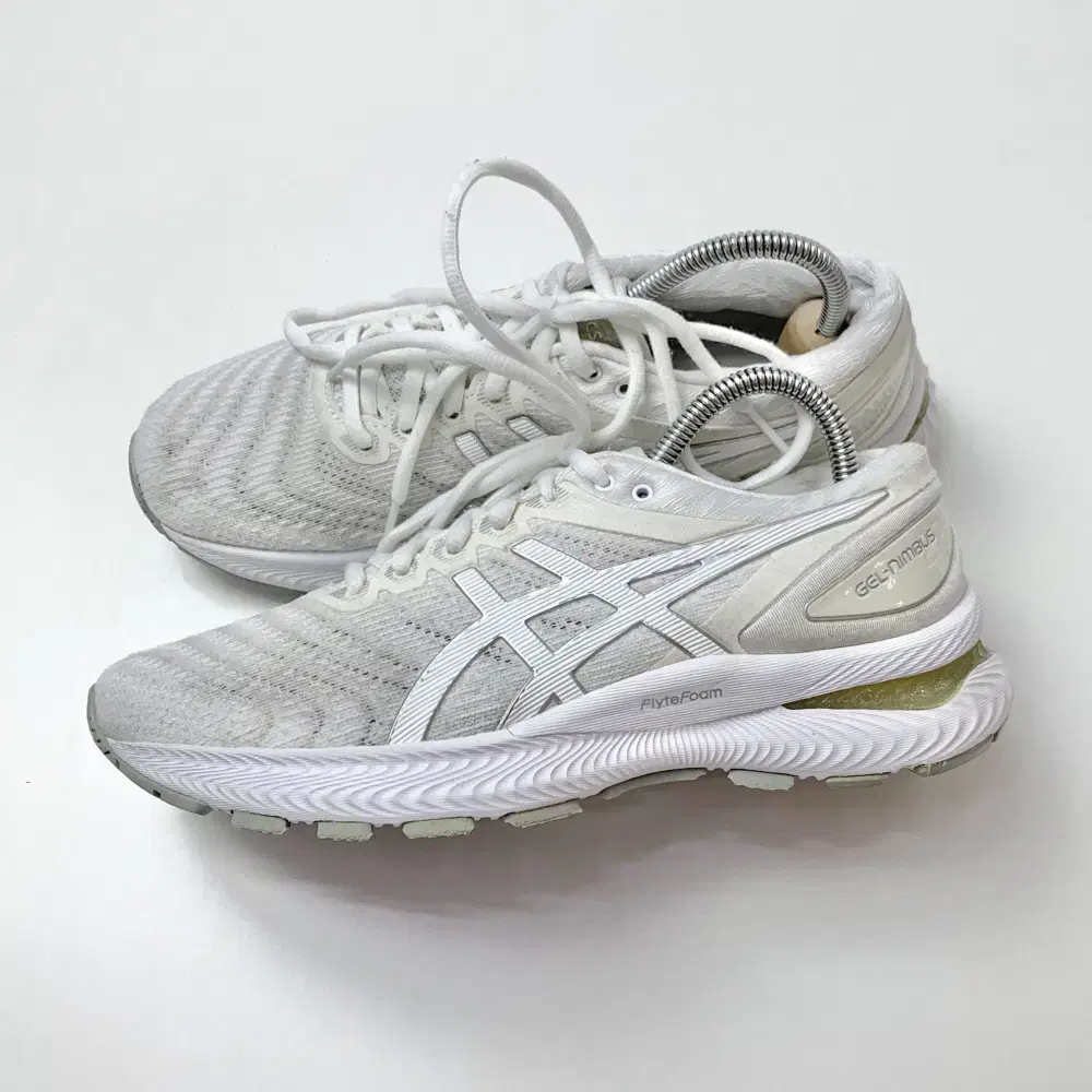 (240) Asics Gel Nimbus 22 Running Shoes Sneakers