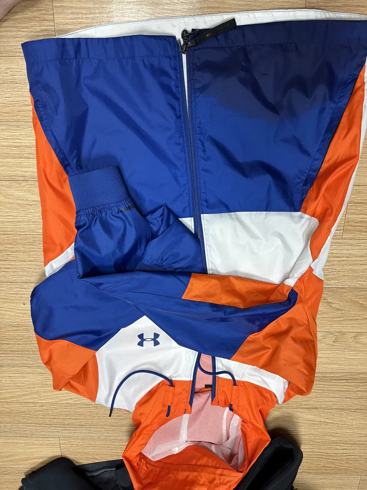 Under Armour Windbreaker