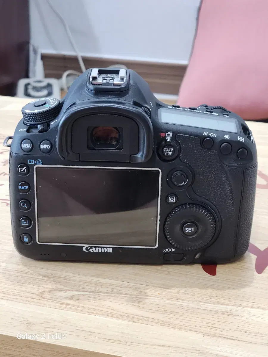 CANON   EOS  5D  Mark |||