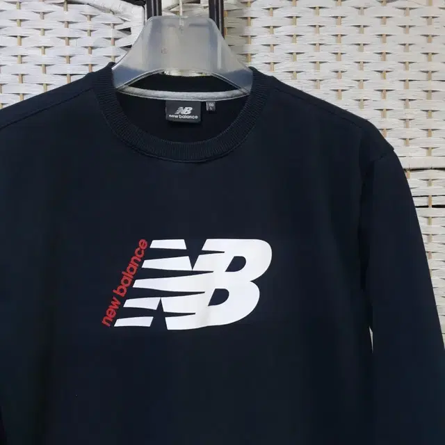 (1753) new balance 뉴발란스 스포츠 맨투맨 100 L