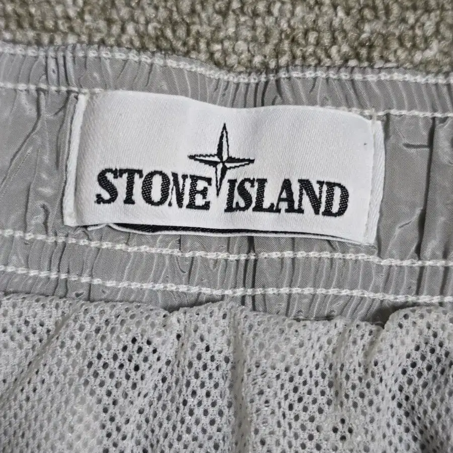 STONE ISLAND 스톤아일랜드 스윔 숏팬츠 M 반바지