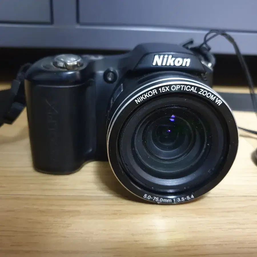 Nikon COOLPIX L100 디카카메라만 있어요건전지는 AA