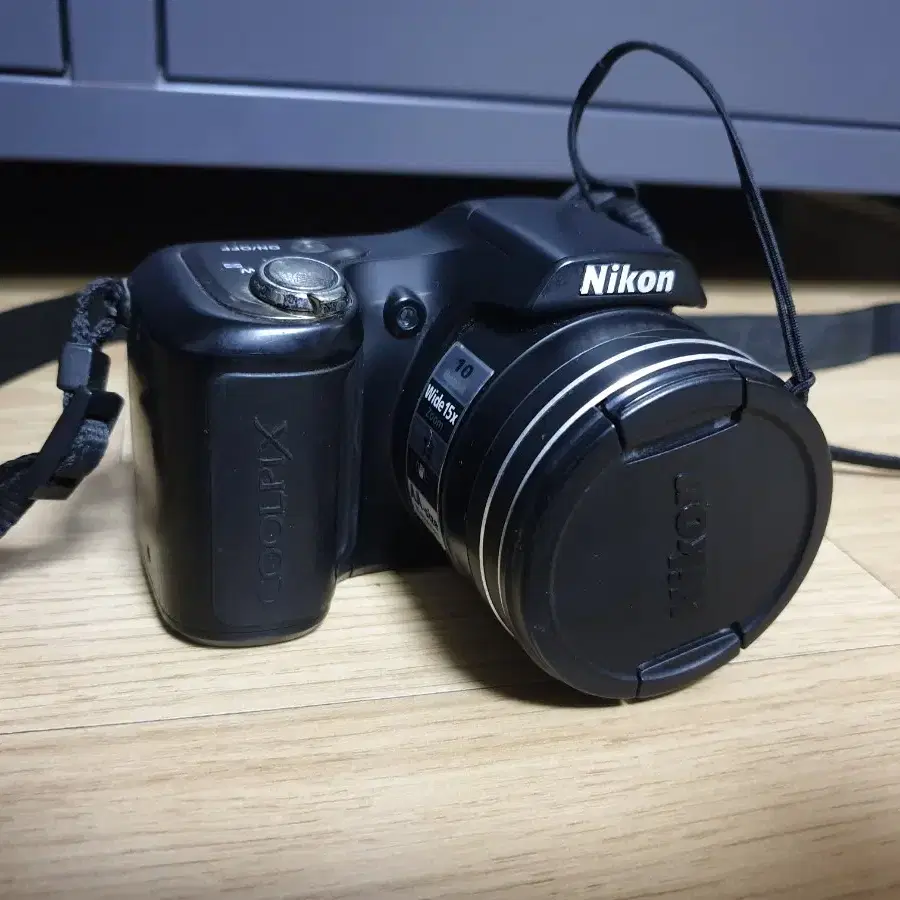 Nikon COOLPIX L100 디카카메라만 있어요건전지는 AA