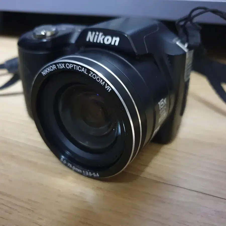 Nikon COOLPIX L100 디카카메라만 있어요건전지는 AA