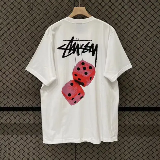 코튼 모던 남자 화이트 티셔츠Stussy