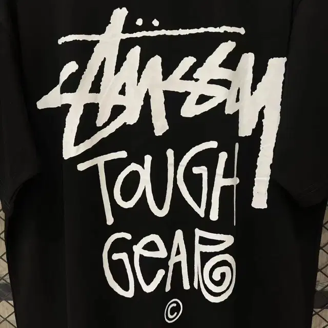 코튼 모던 남성 블랙 티 슬리브Stussy