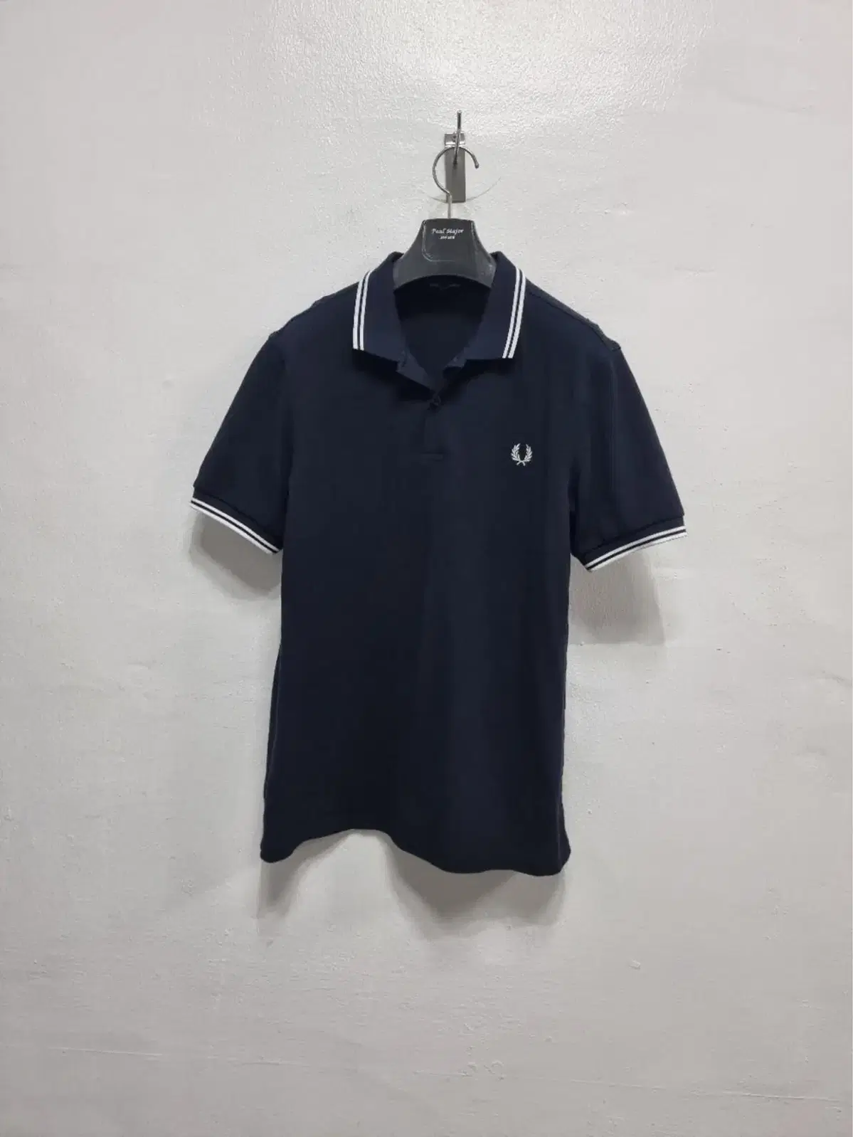 Fred Perry Men's Vahn Tee size 100 good condition W1-222