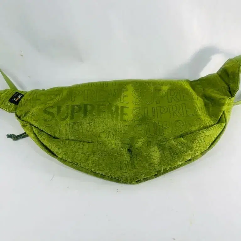 Supreme 19ss Waist Bag.상태좋은 중고제품 팝니다.