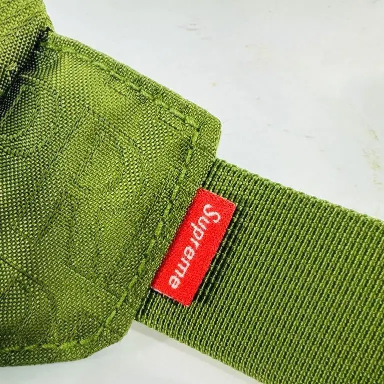 Supreme 19ss Waist Bag.상태좋은 중고제품 팝니다.