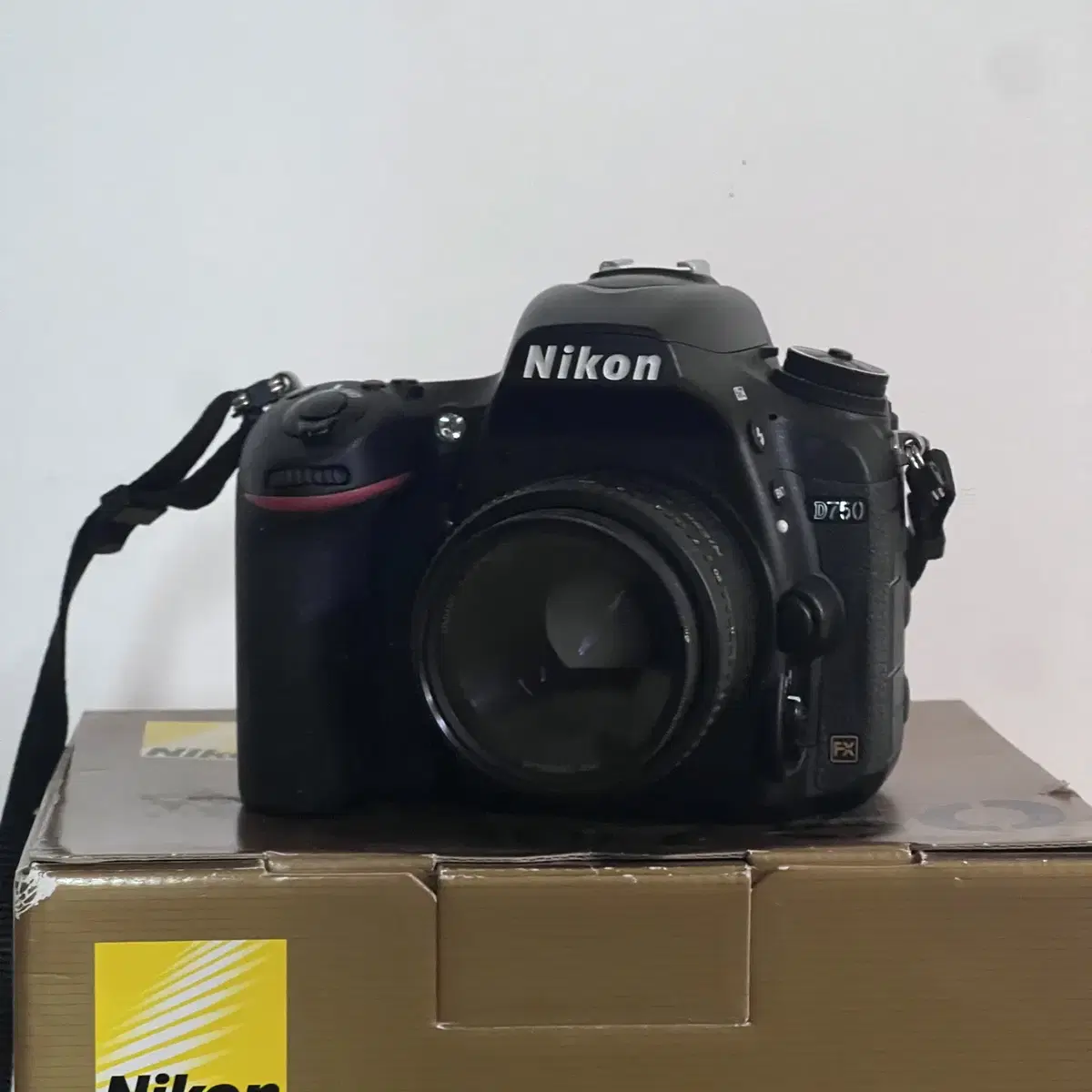 NIKON D750