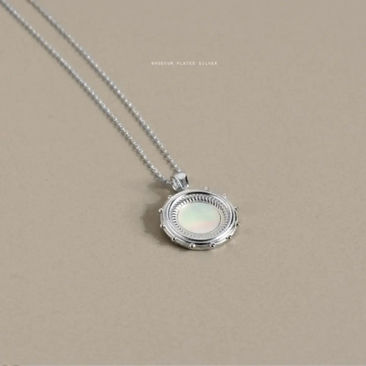 투모로우오브젝트 자개 목걸이 19ss necklace 09