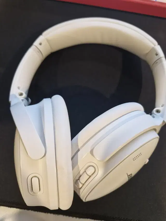 보스 qc45 화이트