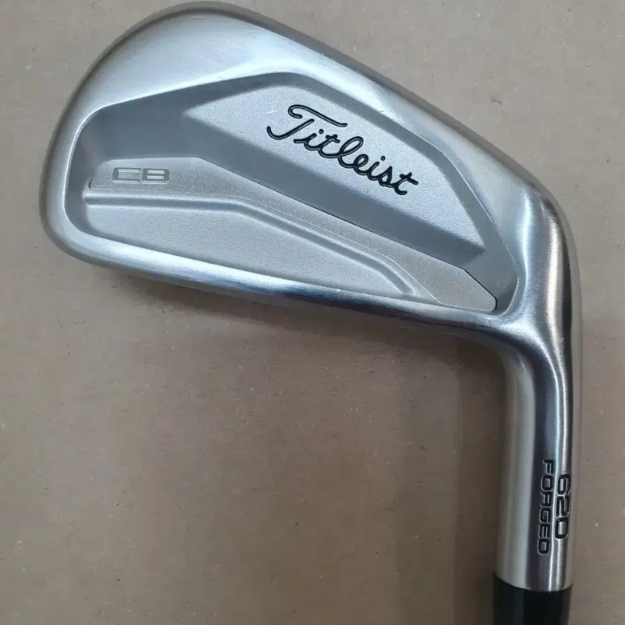 타이틀 620 CB FORGED 5번 다이나믹골드 AMT S200 아이언