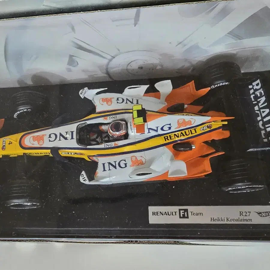 F1 핫 휠 1/18 빅스케일 RENAULT F1 TEAM 타미야 반다이