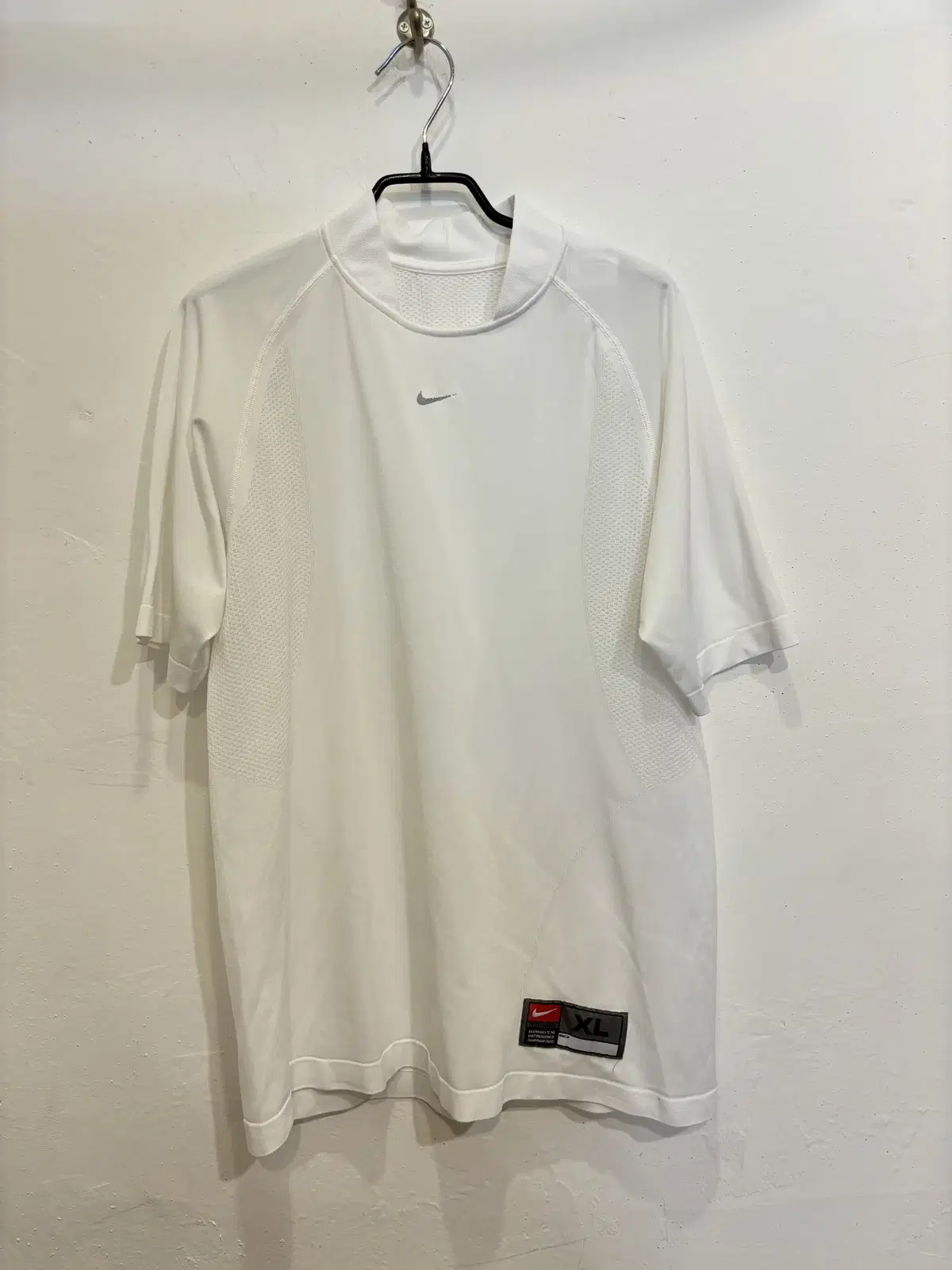 Nike Dry Fit Europa Vahn Short Sleeve