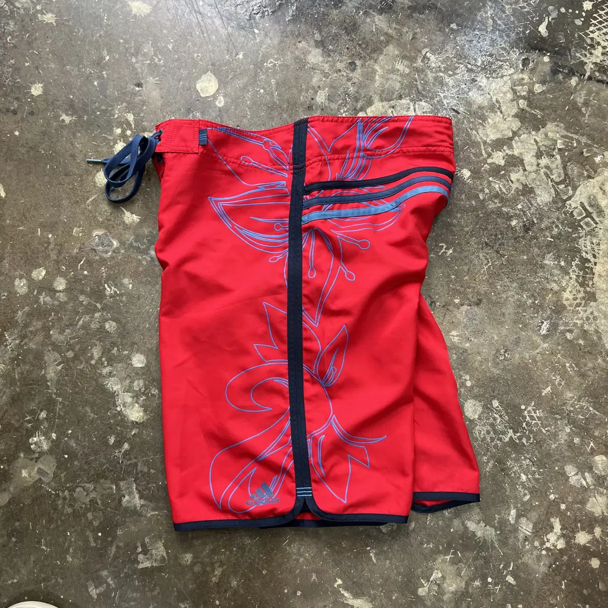 105) Adidas Vahn Boardshorts