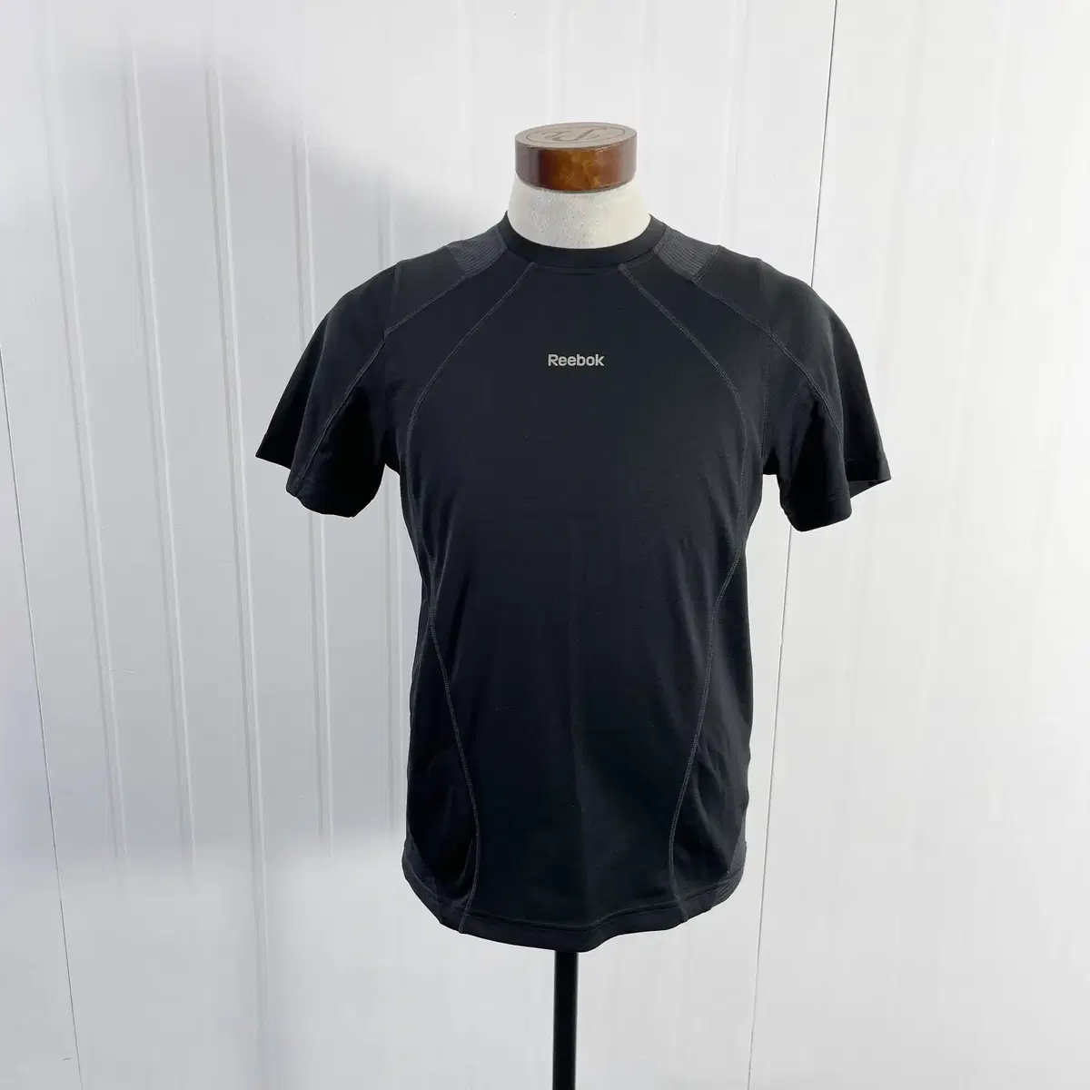 E1 Reebok Sport Short Sleeve Shirt Size 95