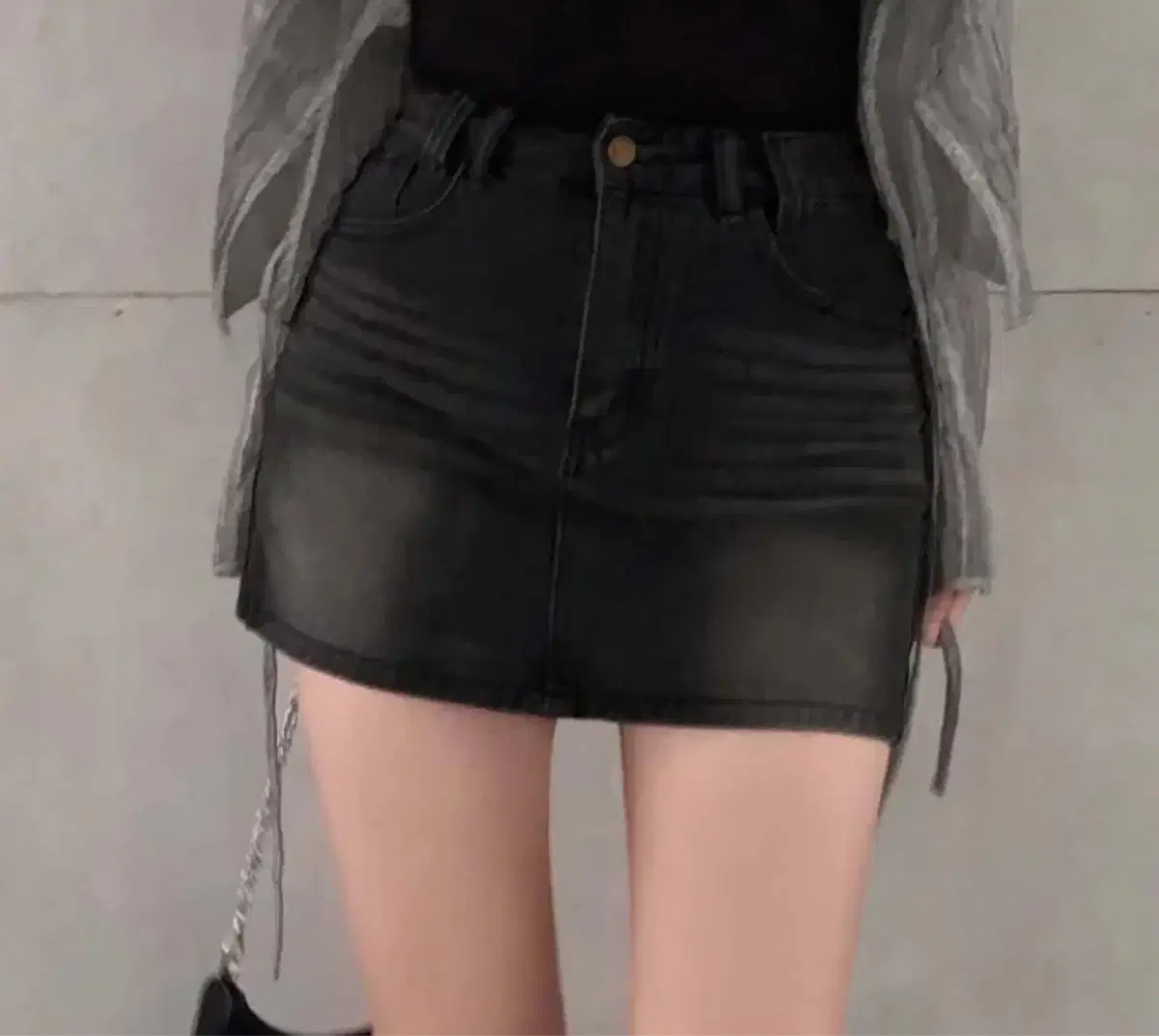 Black wash miniskirt with a black wash