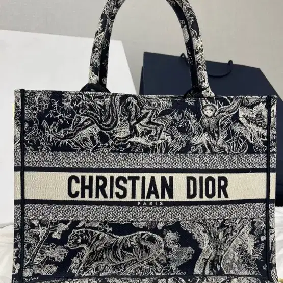 [인보이스 있음] dior book tote 미디엄 사이즈 디올가방