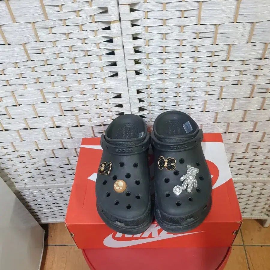 crocs 크록스 베이 클로그 블랙  샌들 아쿠아슈즈 250mm