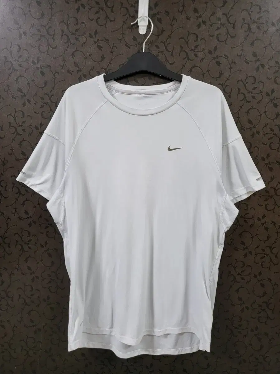 Nike Dry Fit Round Neck Short Sleeve 105 5708