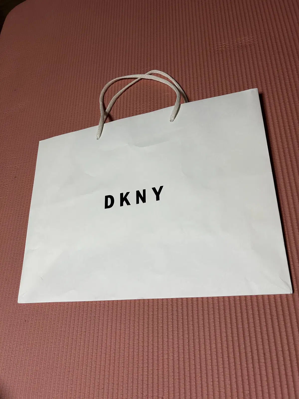 도나카렌뉴욕 DKNY 쇼핑백 판매합니다  - 사이즈 : 41-30.5-1