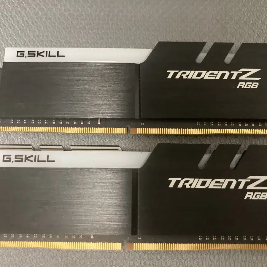 지스킬 3200 cl14 트라이던트z rgb b다이 16기가 ddr4