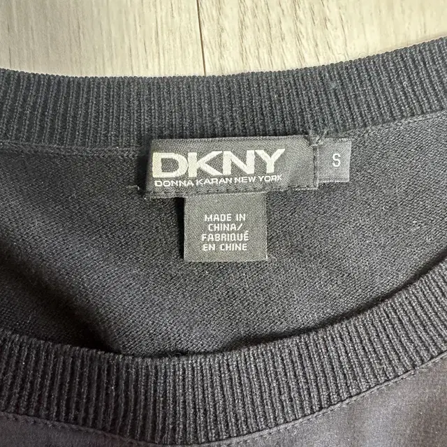 DKNY 니트티