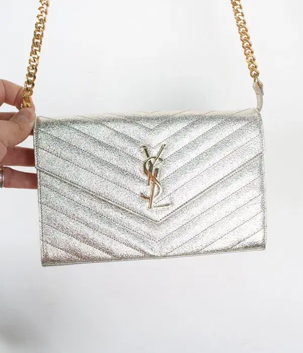 YSL SAINT LAURENT 메탈릭 골드 채인백