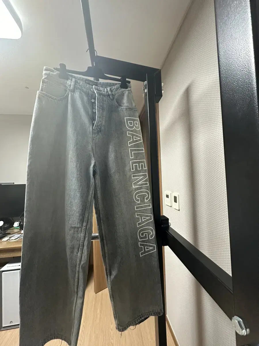 발렌시아가 24ss 아웃라인 데님 xs