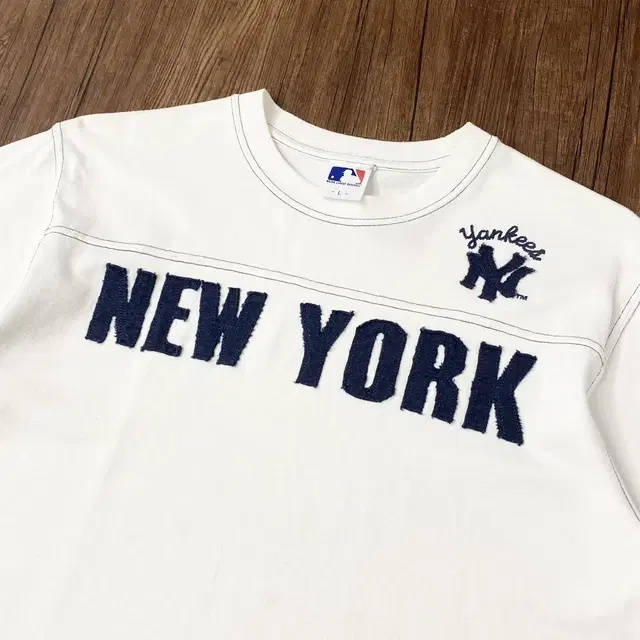 MLB X uniqlo 일본빈티지 뉴욕양키즈 스티치 반팔티