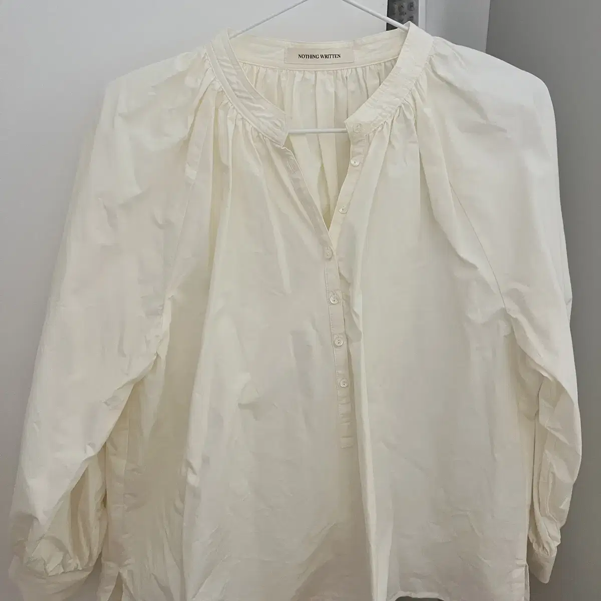 낫띵리튼 kate shirring shirt (ivory)