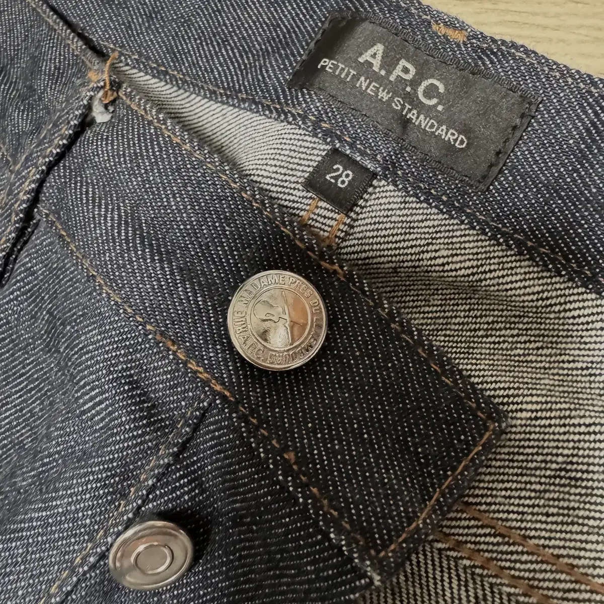 A.P.C 아페쎄 쁘디 뉴 스탠다드 생지 데님 진