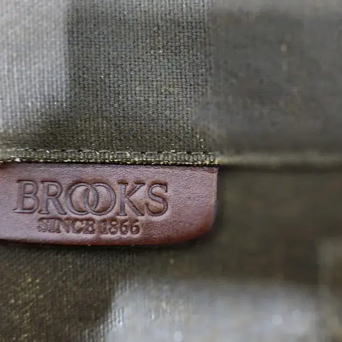 BROOKS 크로스가방