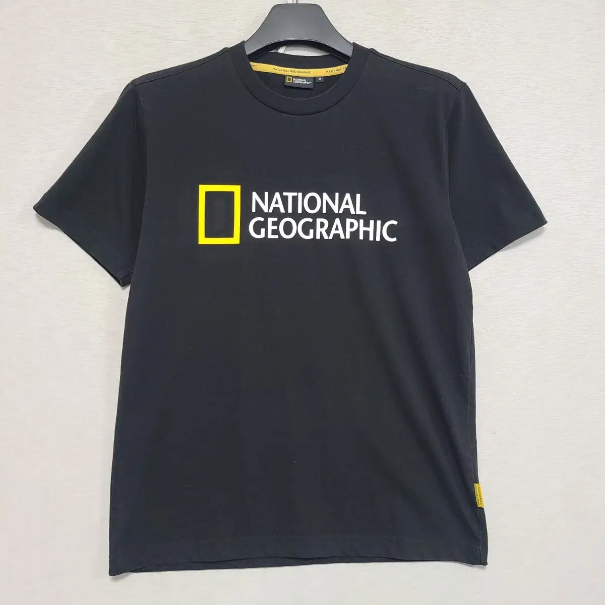 A National Geographic Black Short Sleeve Tee M95-SL100 ㅡ0605