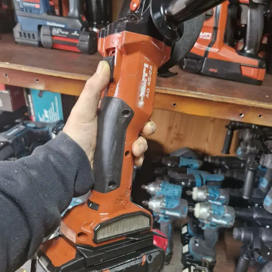 [HILTI]힐티속도조절충전그라인더AG4SA22 4세대뉴런 본체만