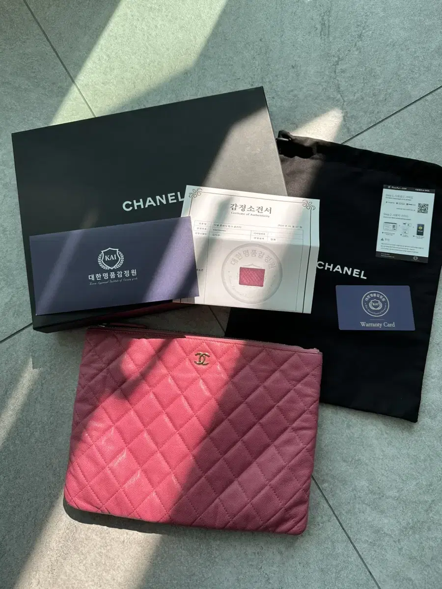 [M] Chanel 샤넬 여성 클래식 캐비어 금장 클러치백 미디움 핑크