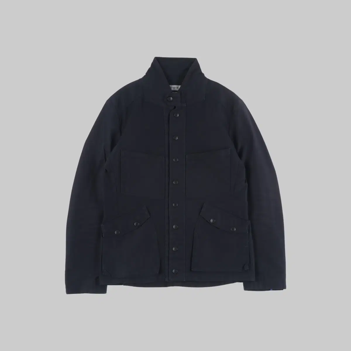 [1] Non-native multi-pocket jacket