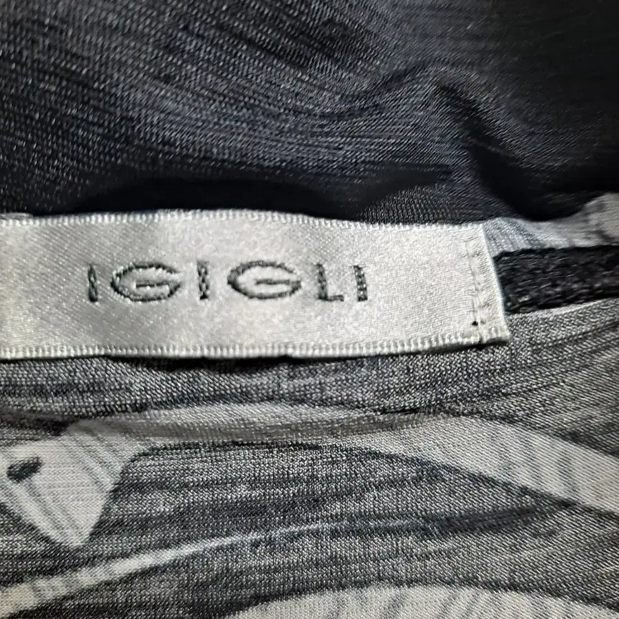 IGIGLI 봄.여름용 셔츠. 새옷