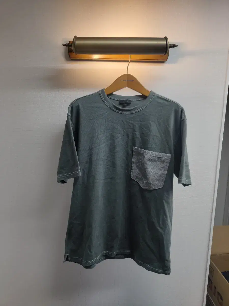 M) COS Vahn-sap Pocket T-Shirt for Sale