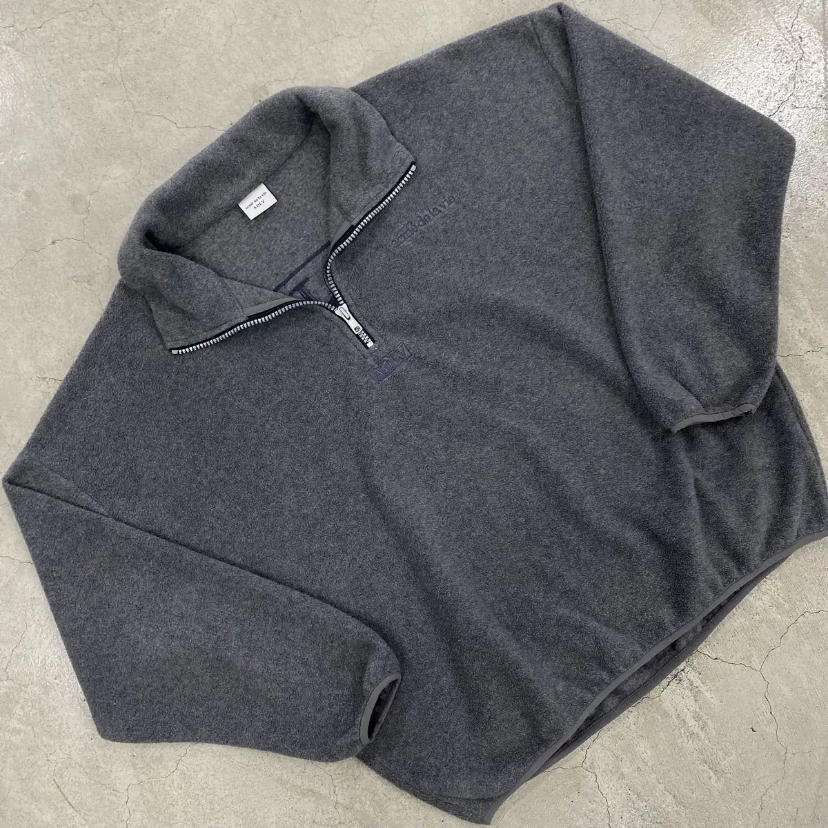 Big logo gray fleece vahn akmedravi