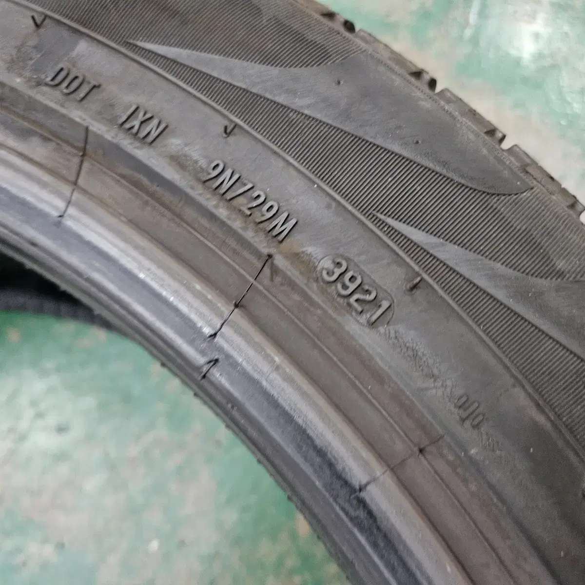 중고 피렐리 285/45R21 & 2854521 타이어 1개 팝니다.