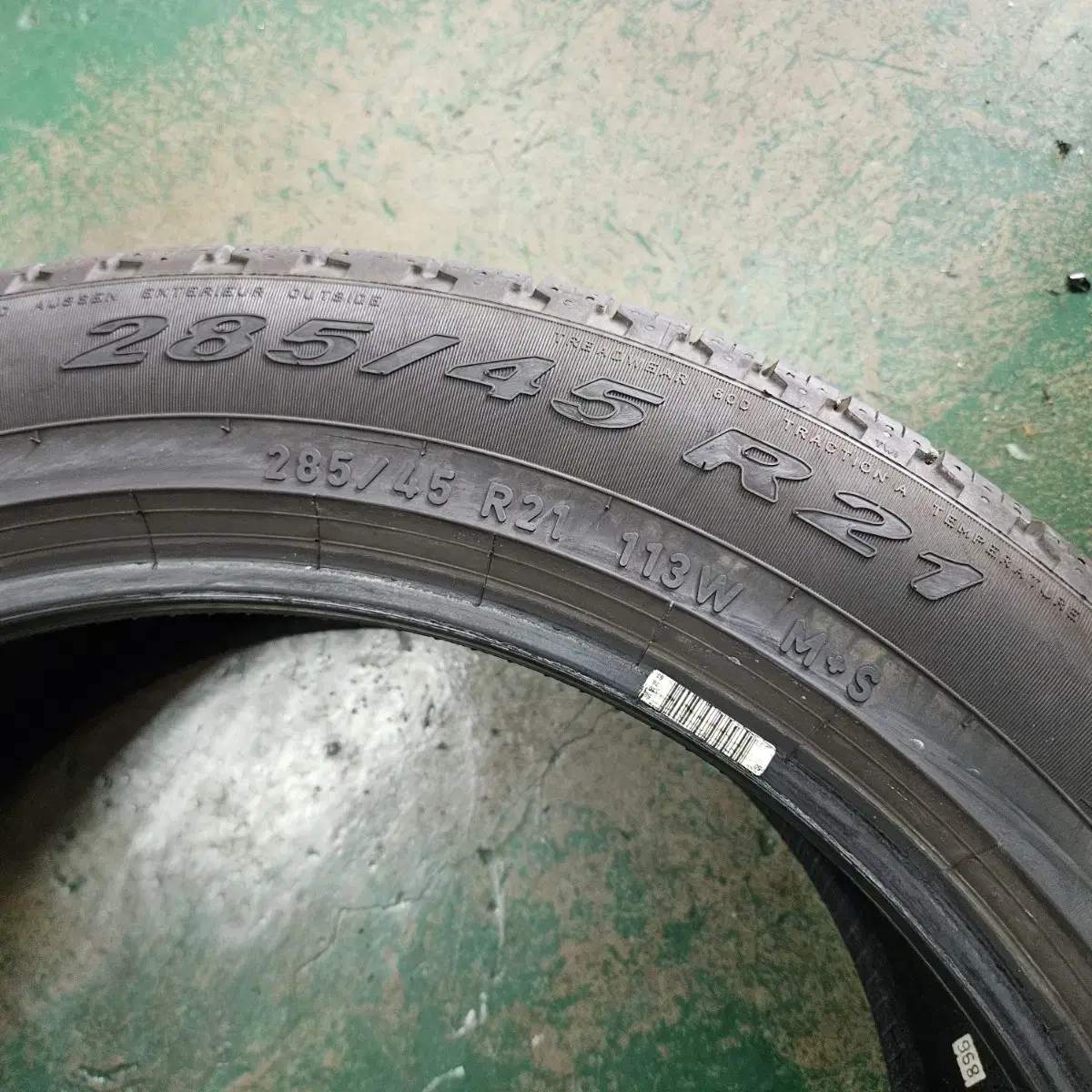 중고 피렐리 285/45R21 & 2854521 타이어 1개 팝니다.