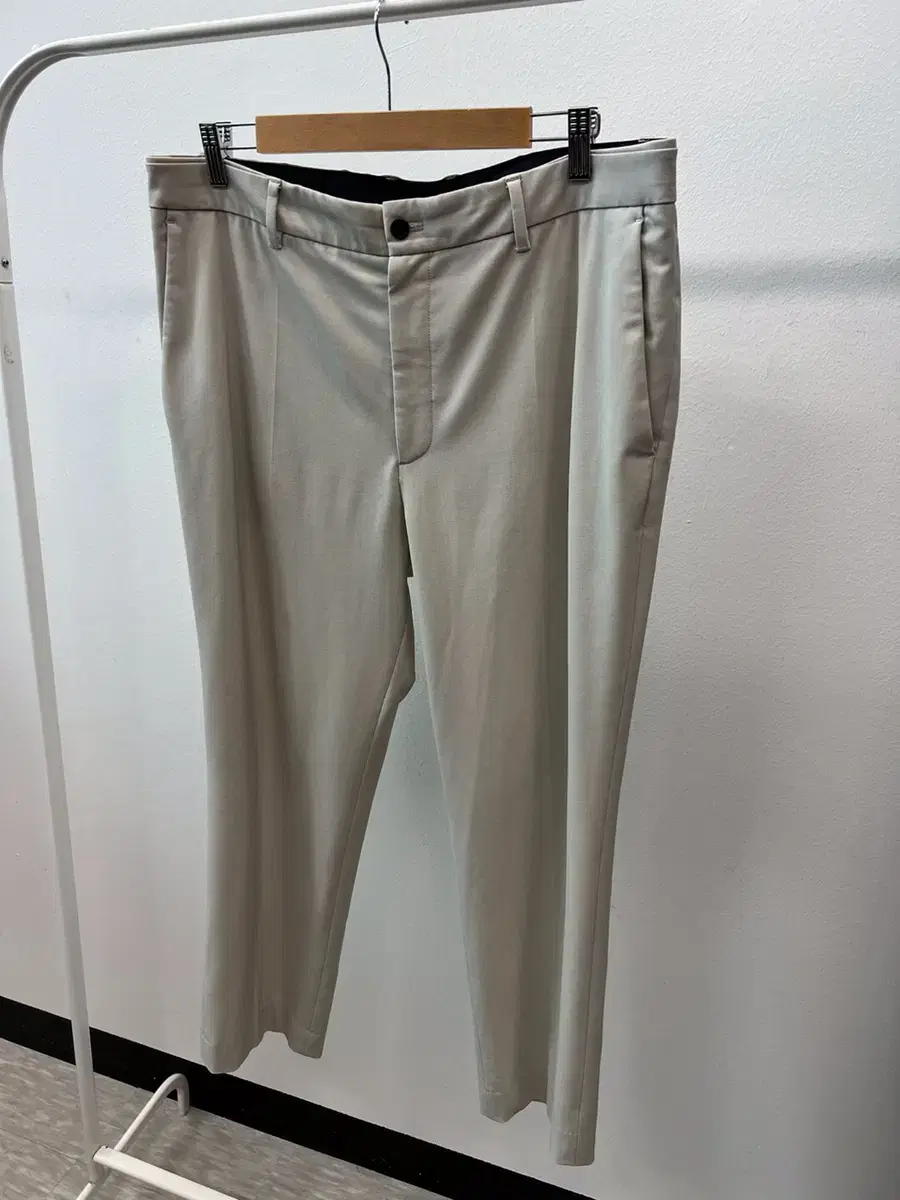 35) Time Banding Slacks