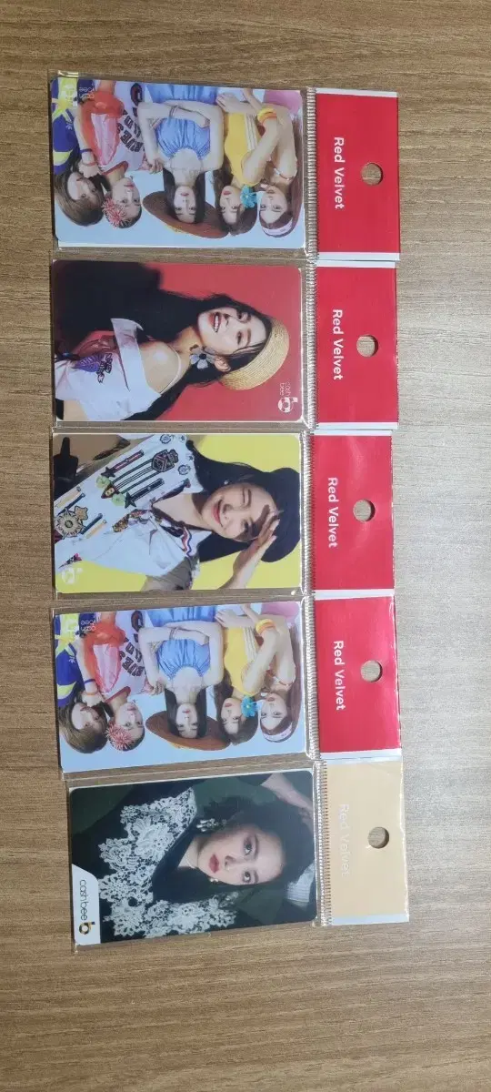 Red Velvet Power-Up Peekaboo Transportation Card