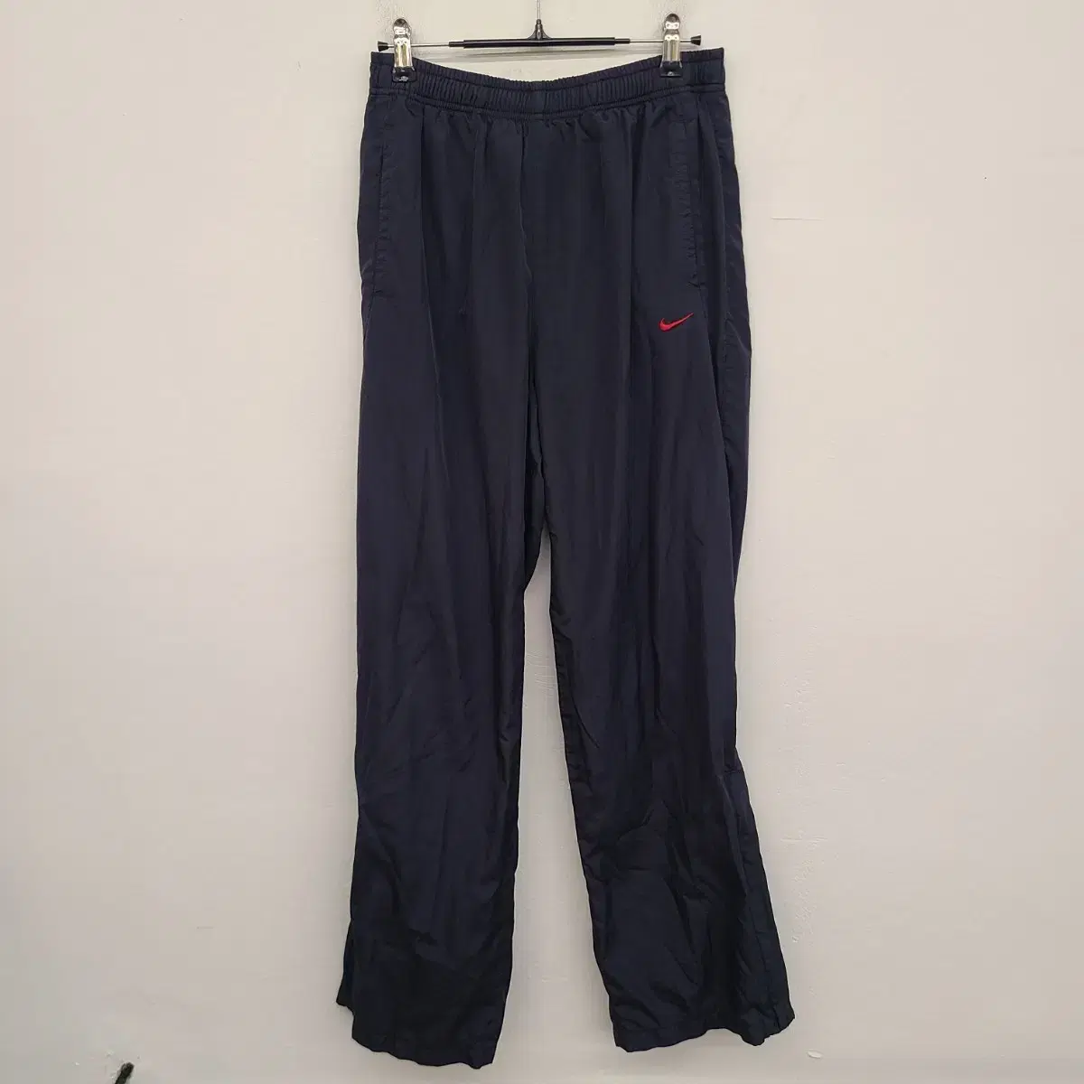 [95/M] Nike woven training pants for sale.