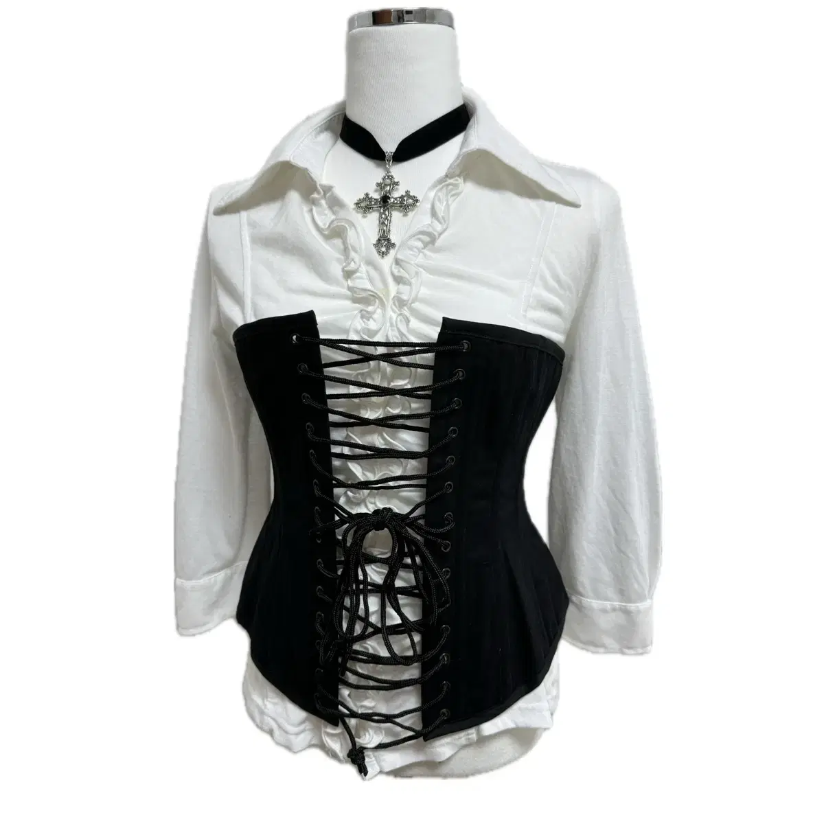 bodylines black white corset y2k pinterest gyarugos