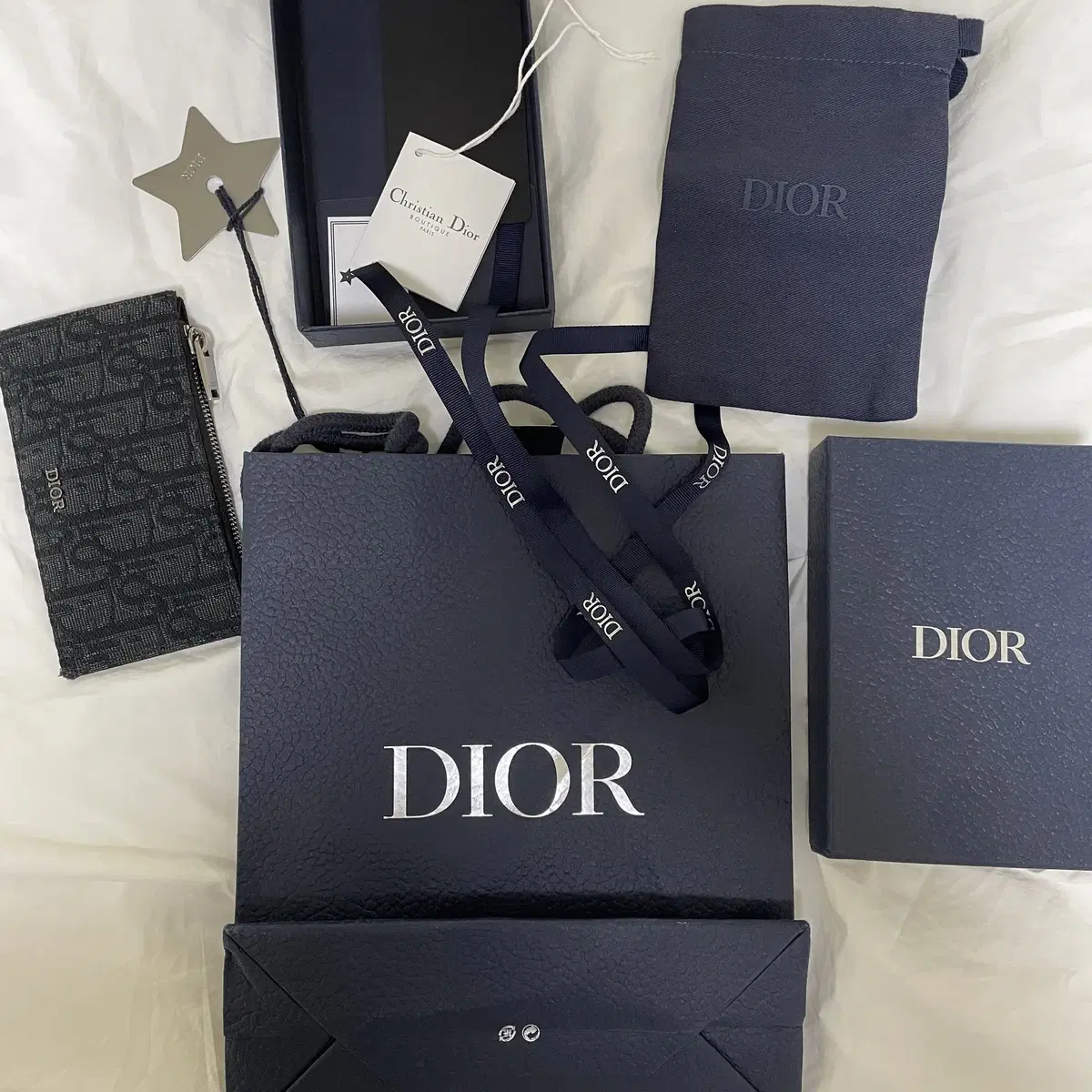 디올 Dior 카드지갑 싸게 판매합니다. 박스+영수증 모두 보유